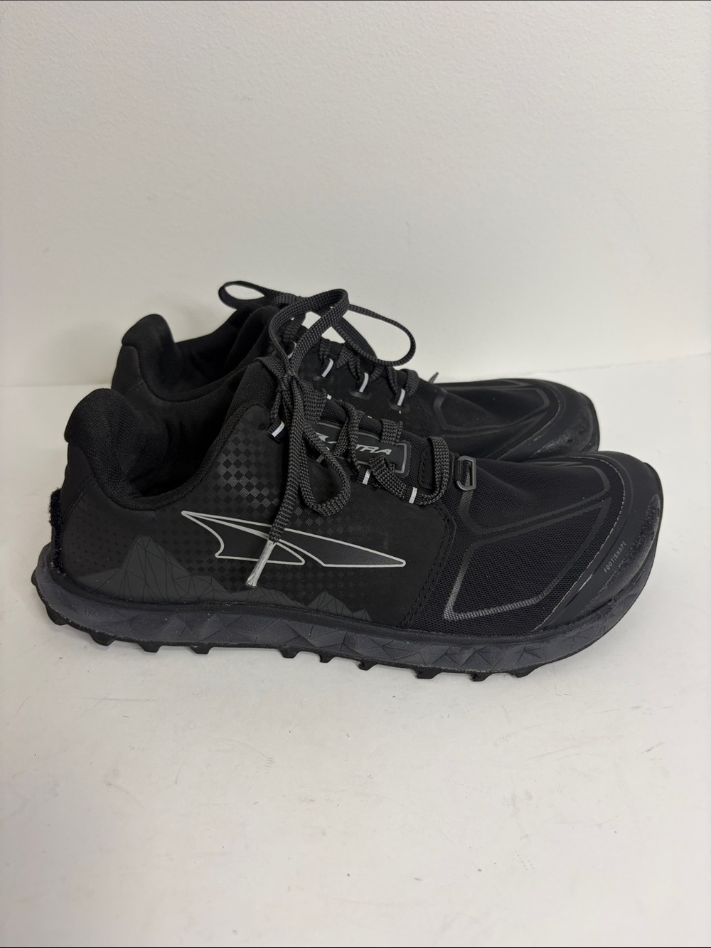 Altra Superior 4.5 Shoes Mens 8.5 Black Trail Running Gaiter Trap Trail Claw